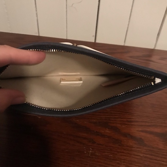 ♠️ Kate Spade ♠️ Wristlet - Picture 4 of 5